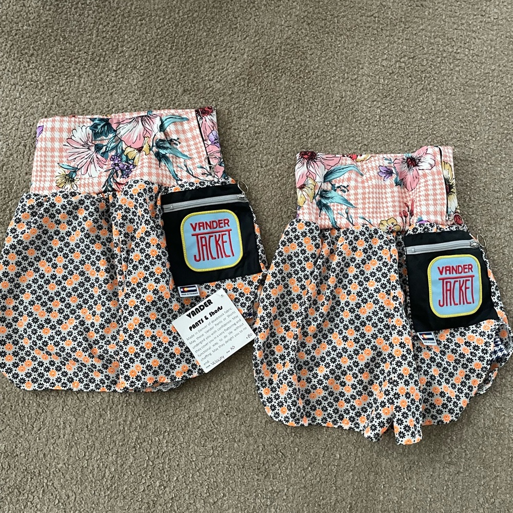 Matching Mom and Me Floral Print Bottoms with Navy Houndstooth Trim